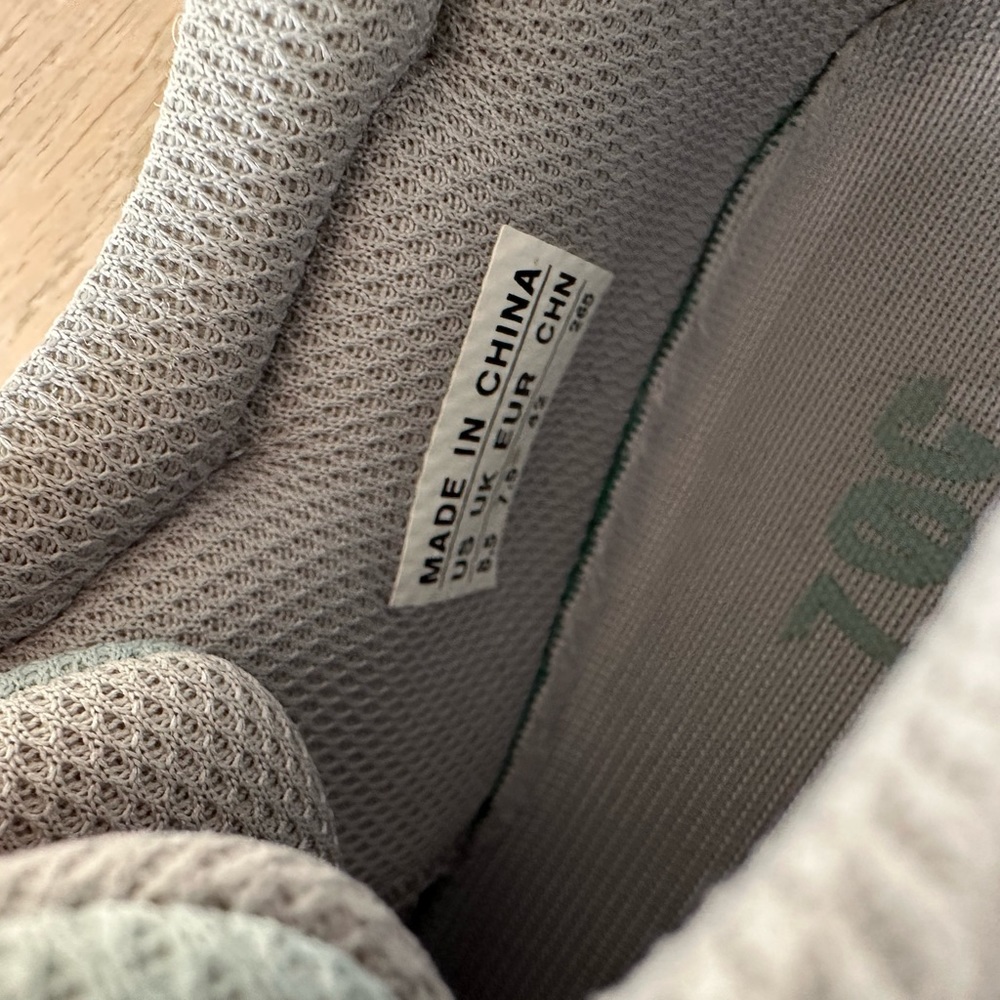Yeezy boost 700 - Picture 6 of 8